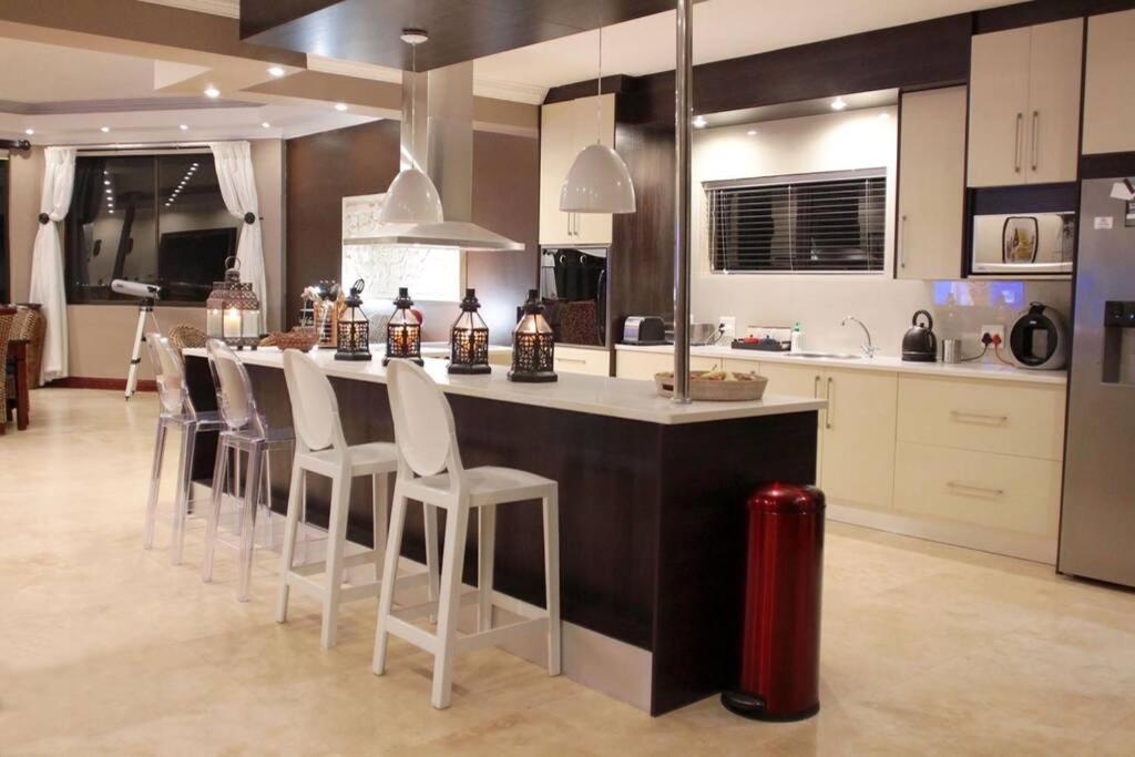 4 Bedroom Luxury With View Of The Ocean And Table Mountain * Kapstadt